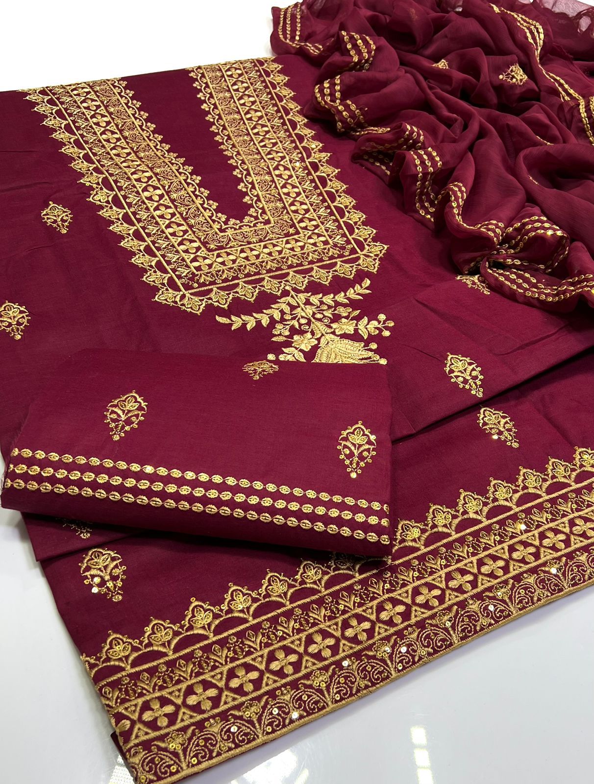 3pc Unstitch Embroidered Cotton Lawn Suit